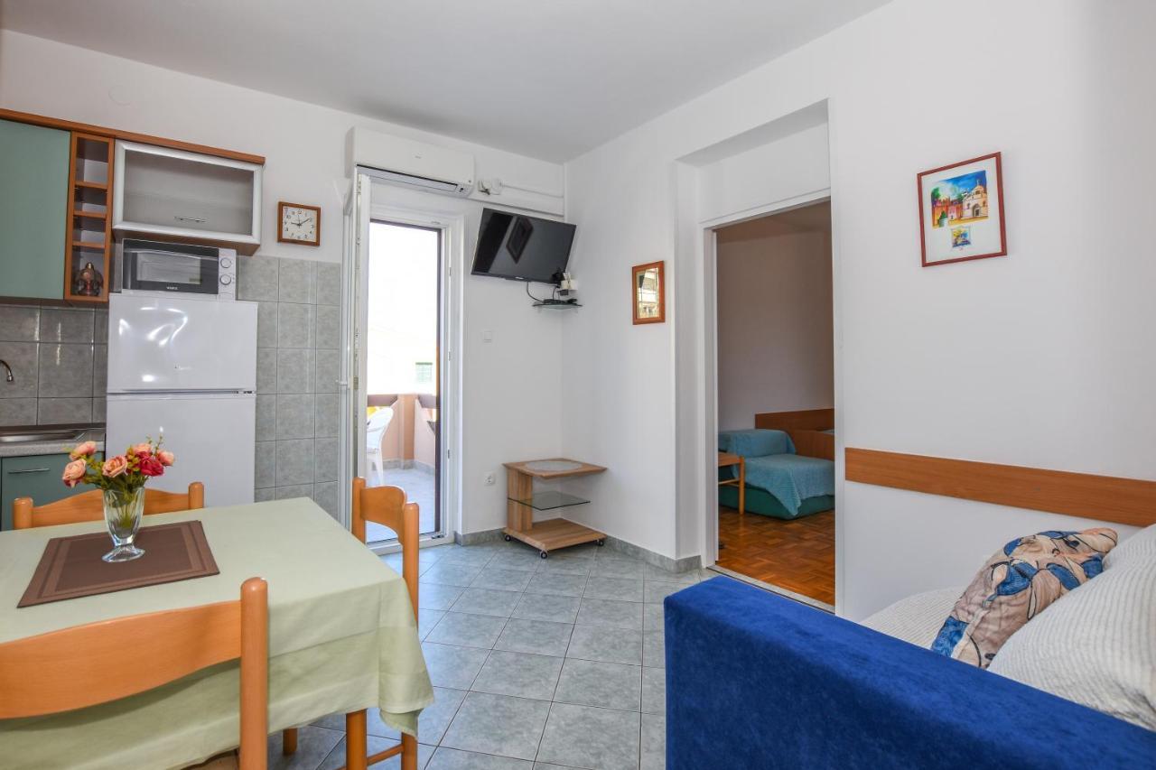 Apartmani Marija Ljubica Pag Town Exterior photo