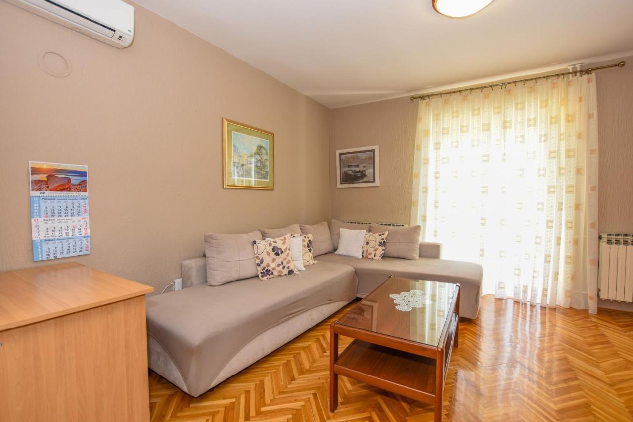 Apartmani Marija Ljubica Pag Town Exterior photo